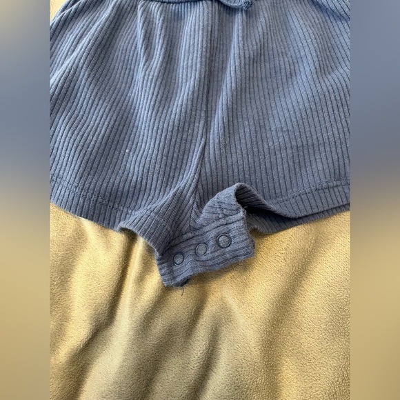 Baby girls Old Navy Rompers in size 3-6 months - Picture 7 of 8